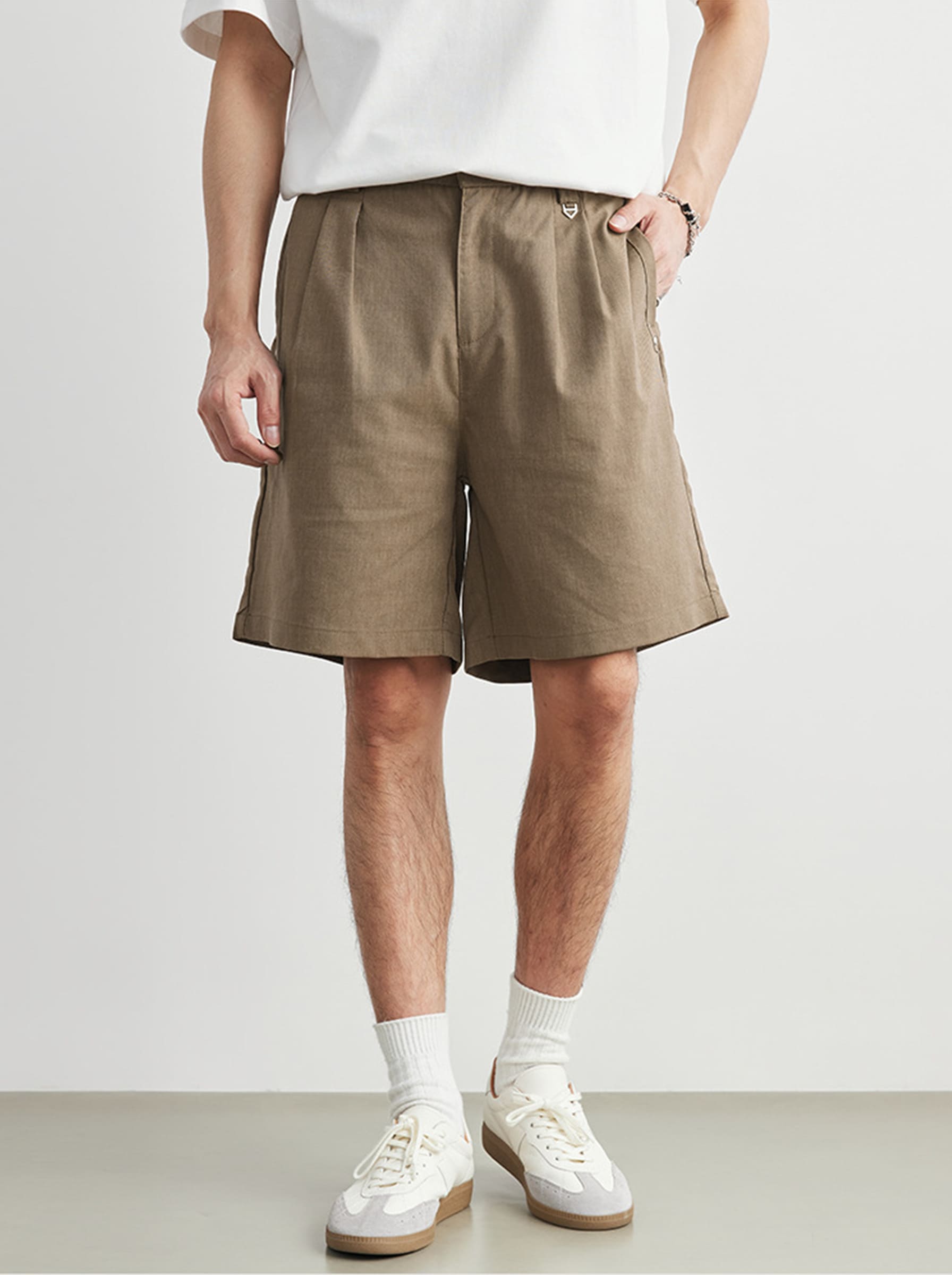 Men's Cotton Linen Loose Fit Pleated Shorts